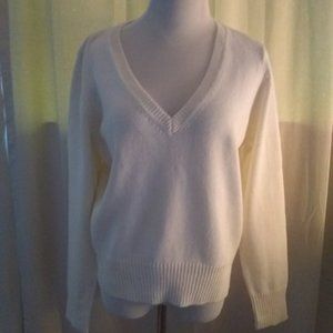 ST JOHN BAY V NECK CREAM  SWEATER LRG
